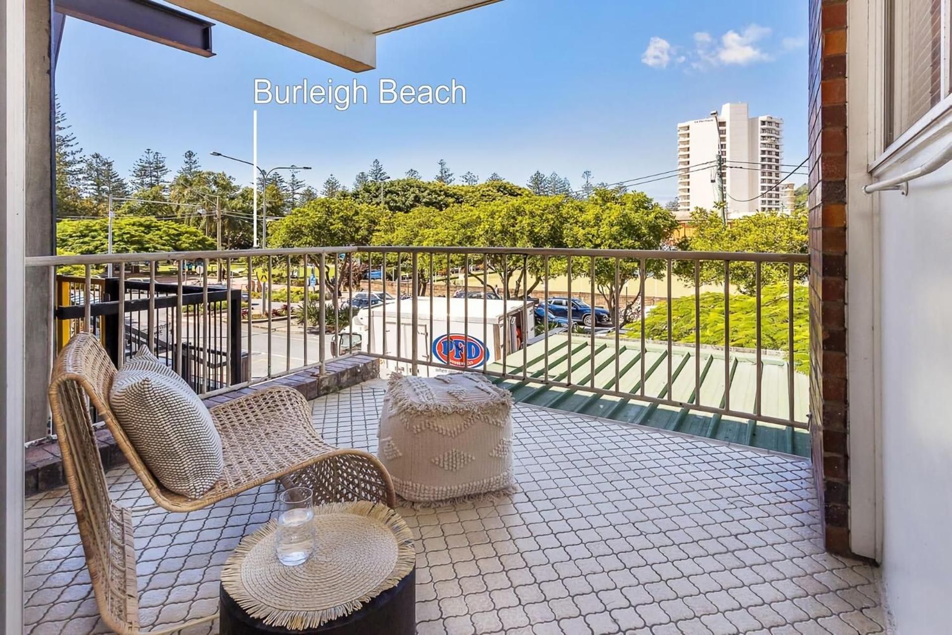 Apartamento Beachside Bliss Your Ideal Coastal Hideaway Gold Coast Exterior foto