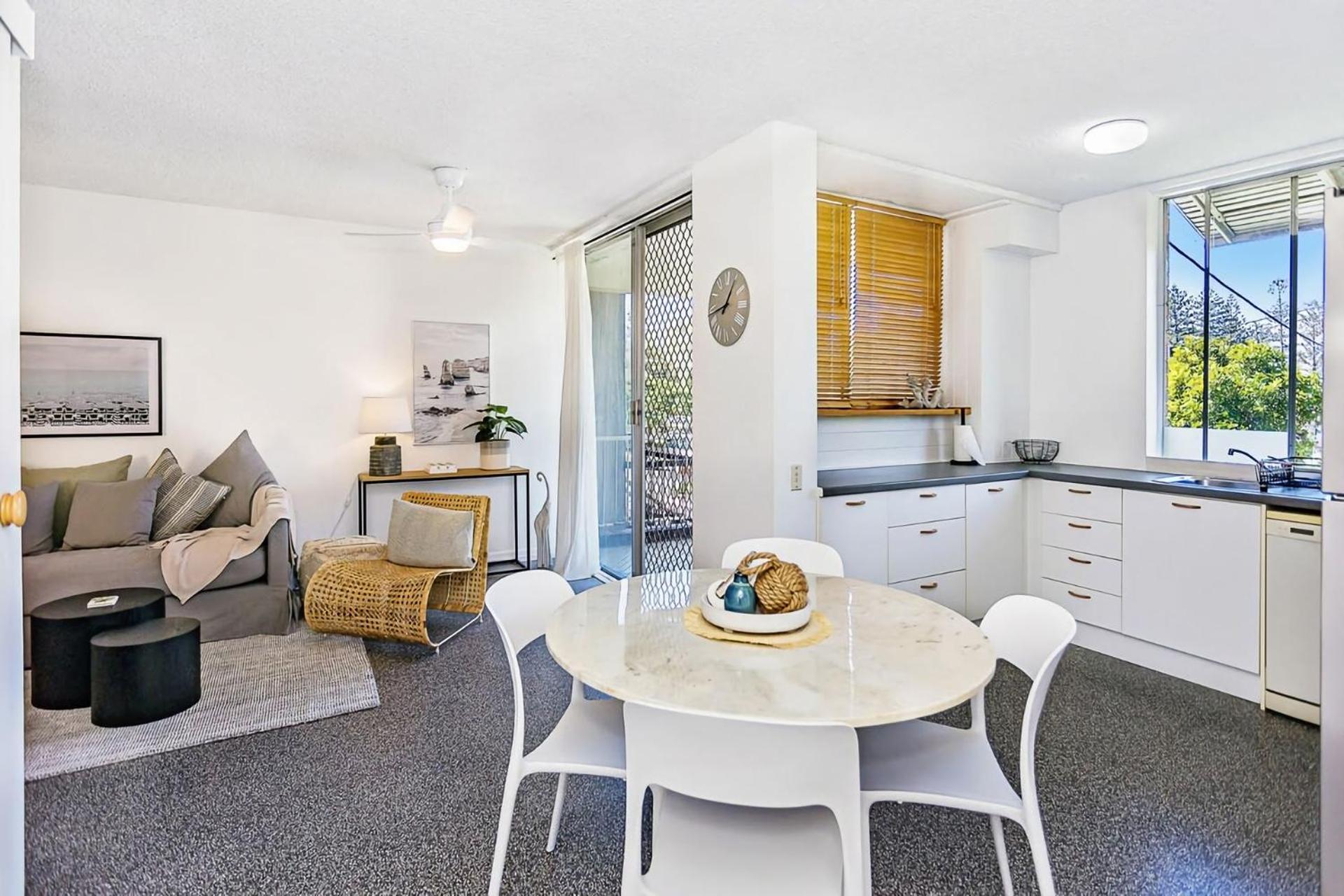 Apartamento Beachside Bliss Your Ideal Coastal Hideaway Gold Coast Exterior foto